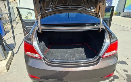 Hyundai Solaris II рестайлинг, 2015 год, 1 170 000 рублей, 1 фотография
