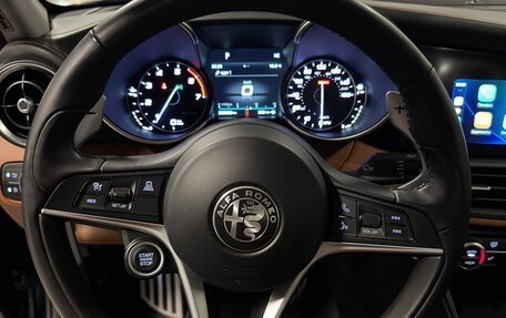 Alfa Romeo Giulia II, 2017 год, 2 250 000 рублей, 17 фотография