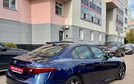Alfa Romeo Giulia II, 2017 год, 2 250 000 рублей, 23 фотография
