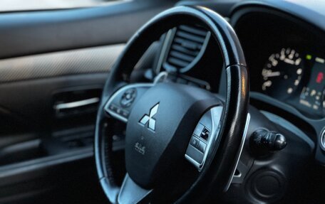 Mitsubishi Outlander III рестайлинг 3, 2013 год, 1 450 000 рублей, 10 фотография