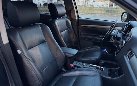 Mitsubishi Outlander III рестайлинг 3, 2013 год, 1 450 000 рублей, 15 фотография