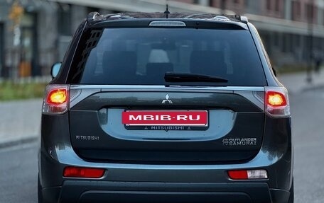 Mitsubishi Outlander III рестайлинг 3, 2013 год, 1 450 000 рублей, 8 фотография