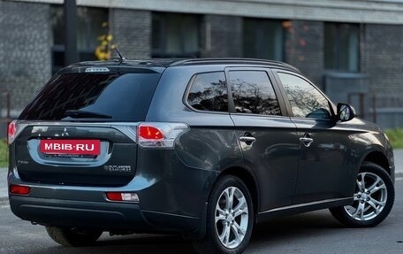 Mitsubishi Outlander III рестайлинг 3, 2013 год, 1 450 000 рублей, 7 фотография