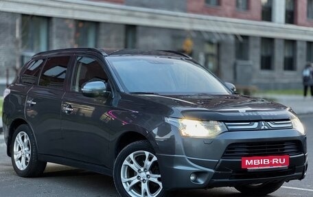 Mitsubishi Outlander III рестайлинг 3, 2013 год, 1 450 000 рублей, 5 фотография