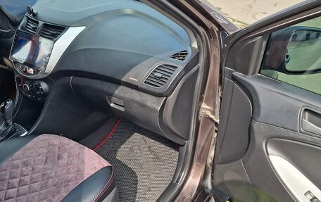 Hyundai Solaris II рестайлинг, 2015 год, 1 170 000 рублей, 3 фотография