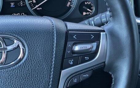 Toyota Land Cruiser 200, 2016 год, 6 000 000 рублей, 17 фотография