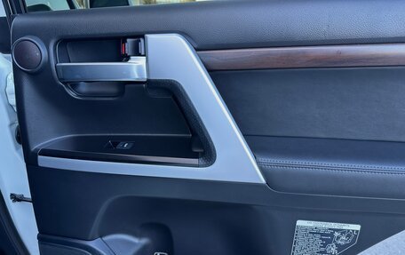 Toyota Land Cruiser 200, 2016 год, 6 000 000 рублей, 24 фотография