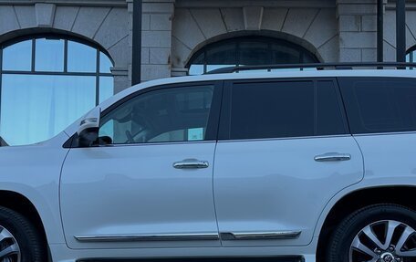 Toyota Land Cruiser 200, 2016 год, 6 000 000 рублей, 33 фотография