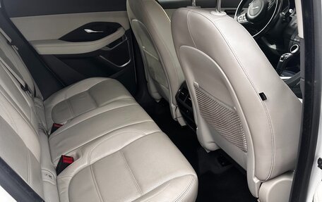 Jaguar E-Pace, 2018 год, 2 650 000 рублей, 13 фотография