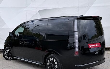 Hyundai Staria, 2024 год, 9 800 000 рублей, 5 фотография