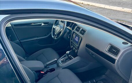 Volkswagen Jetta VI, 2017 год, 1 650 000 рублей, 2 фотография