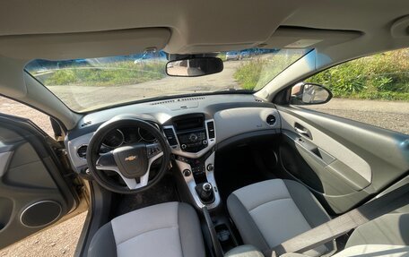 Chevrolet Cruze II, 2009 год, 460 000 рублей, 10 фотография