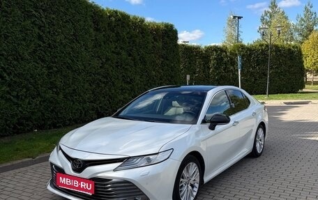 Toyota Camry, 2020 год, 2 400 000 рублей, 1 фотография