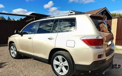 Toyota Highlander III, 2011 год, 1 800 000 рублей, 1 фотография
