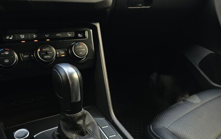 Volkswagen Tiguan II, 2020 год, 2 505 000 рублей, 2 фотография