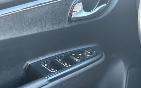 KIA Rio IV, 2018 год, 1 099 999 рублей, 6 фотография