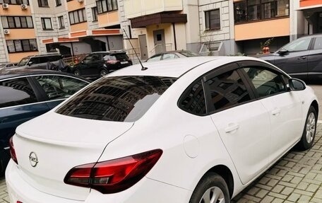 Opel Astra J, 2014 год, 840 000 рублей, 4 фотография