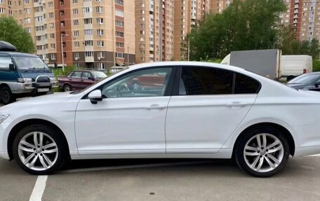 Volkswagen Passat B8 рестайлинг, 2015 год, 850 000 рублей, 3 фотография