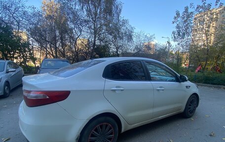 KIA Rio III рестайлинг, 2014 год, 1 000 000 рублей, 3 фотография