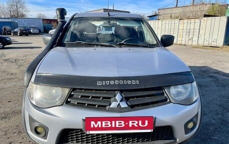 Mitsubishi L200 IV рестайлинг, 2014 год, 1 610 000 рублей, 2 фотография