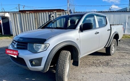 Mitsubishi L200 IV рестайлинг, 2014 год, 1 610 000 рублей, 3 фотография
