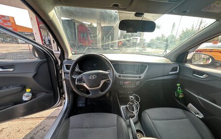 Hyundai Solaris II рестайлинг, 2018 год, 690 000 рублей, 15 фотография