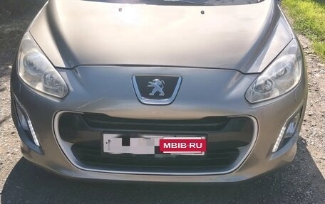 Peugeot 308 II, 2011 год, 680 000 рублей, 3 фотография