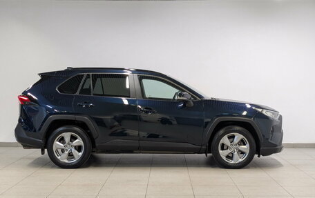Toyota RAV4, 2020 год, 3 170 000 рублей, 4 фотография