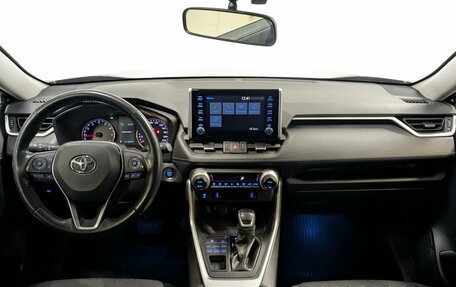 Toyota RAV4, 2020 год, 3 170 000 рублей, 15 фотография