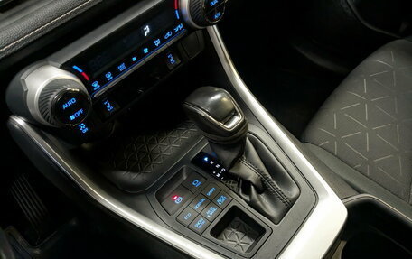 Toyota RAV4, 2020 год, 3 170 000 рублей, 29 фотография