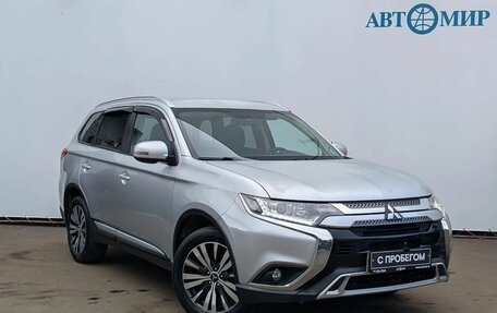 Mitsubishi Outlander III рестайлинг 3, 2018 год, 1 859 000 рублей, 3 фотография