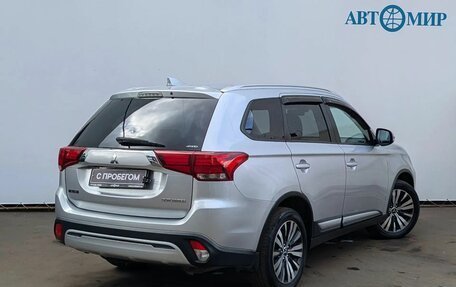 Mitsubishi Outlander III рестайлинг 3, 2018 год, 1 859 000 рублей, 5 фотография