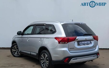 Mitsubishi Outlander III рестайлинг 3, 2018 год, 1 859 000 рублей, 7 фотография