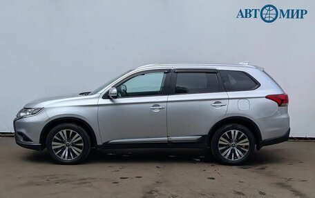 Mitsubishi Outlander III рестайлинг 3, 2018 год, 1 859 000 рублей, 8 фотография
