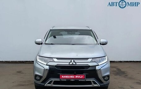 Mitsubishi Outlander III рестайлинг 3, 2018 год, 1 859 000 рублей, 2 фотография