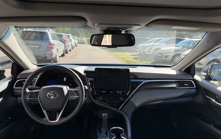 Toyota Camry, 2023 год, 3 840 000 рублей, 10 фотография