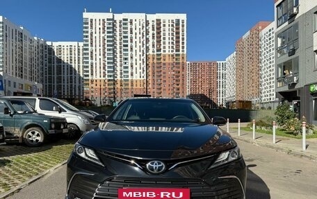 Toyota Camry, 2023 год, 3 840 000 рублей, 2 фотография