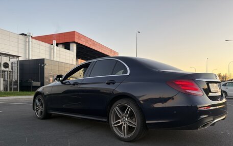 Mercedes-Benz E-Класс, 2019 год, 3 500 000 рублей, 3 фотография