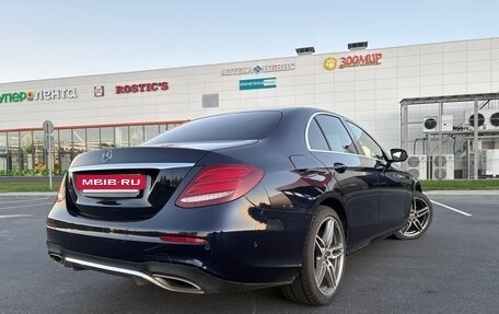 Mercedes-Benz E-Класс, 2019 год, 3 500 000 рублей, 12 фотография