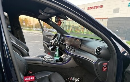 Mercedes-Benz E-Класс, 2019 год, 3 500 000 рублей, 21 фотография