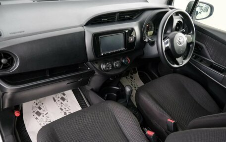 Toyota Vitz, 2017 год, 899 000 рублей, 12 фотография