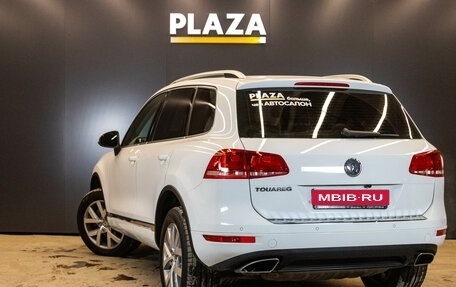 Volkswagen Touareg III, 2013 год, 2 390 000 рублей, 4 фотография