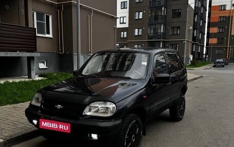 Chevrolet Niva I рестайлинг, 2005 год, 195 000 рублей, 1 фотография