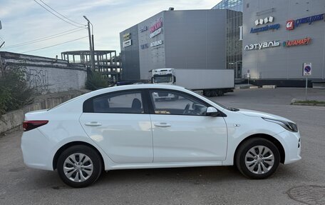 KIA Rio IV, 2018 год, 765 000 рублей, 6 фотография