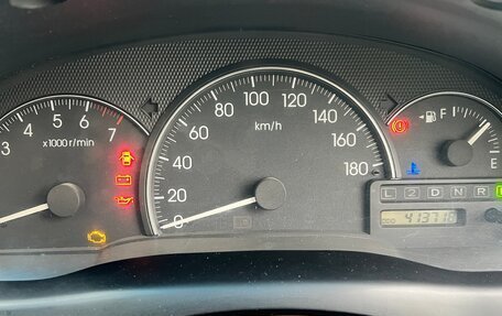 Toyota Ipsum II, 2001 год, 700 000 рублей, 10 фотография