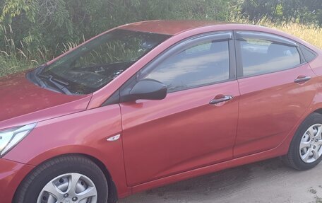 Hyundai Solaris II рестайлинг, 2011 год, 585 000 рублей, 2 фотография