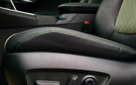 Toyota RAV4, 2025 год, 4 900 000 рублей, 24 фотография