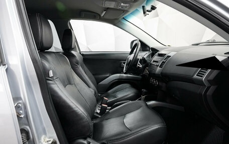 Mitsubishi Outlander III рестайлинг 3, 2010 год, 1 215 000 рублей, 14 фотография