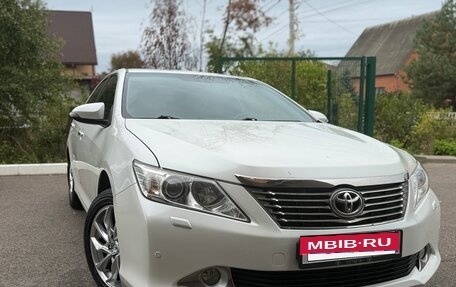Toyota Camry, 2012 год, 1 850 000 рублей, 2 фотография