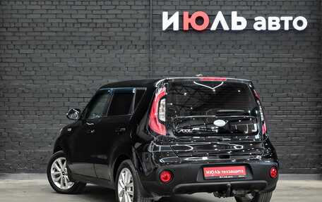 KIA Soul II рестайлинг, 2018 год, 1 400 000 рублей, 8 фотография